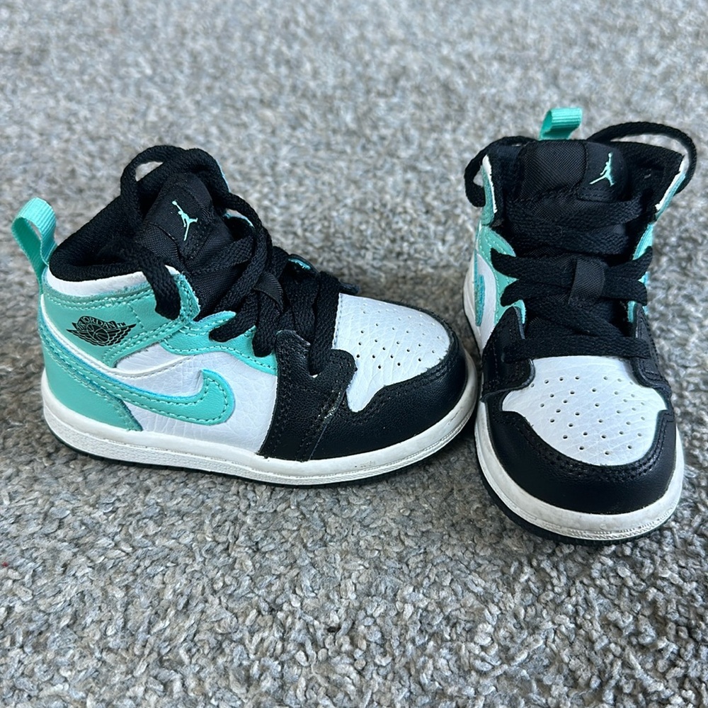 Teal Jordan 1’s, size 5c